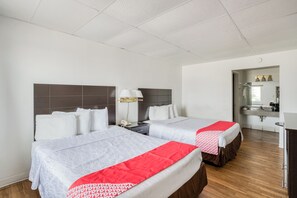 Quarto, 2 camas Queen | 1 quarto, cofres nos quartos, ferros/tábuas de passar roupa