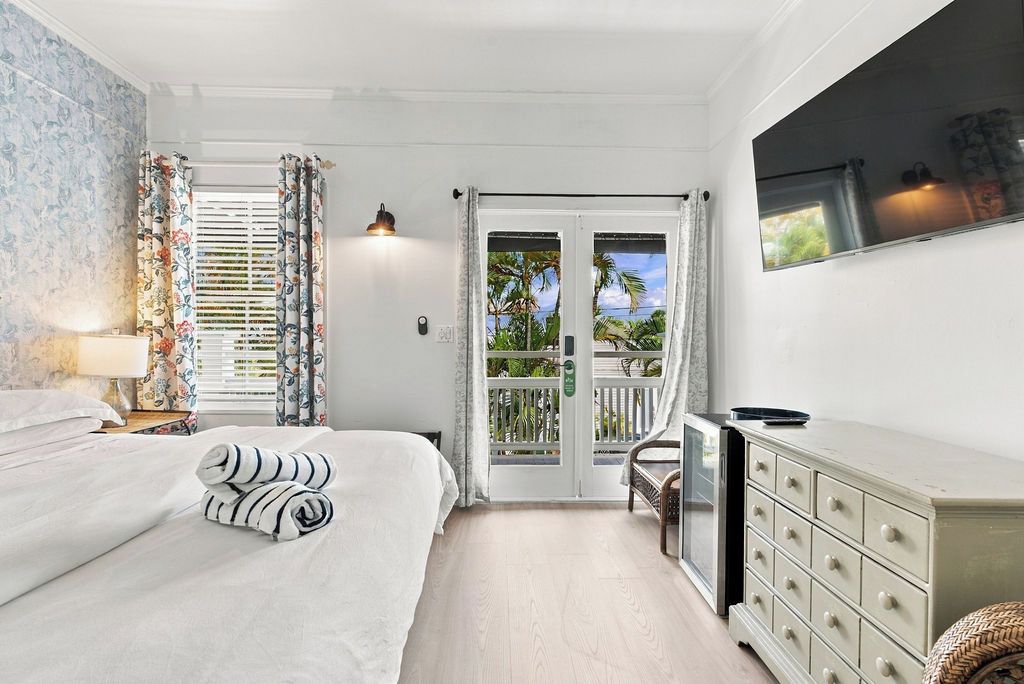 Newly Renovated King 2nd Floor, Outside | Premium bedding, WiFi (free), individually decorated