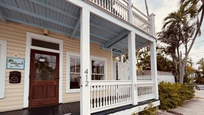 Front of property - The Independent Inn - Formerly Heron House Court  (Key West)