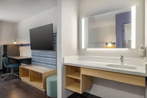1 habitación, ropa de cama de alta calidad y escritorio
