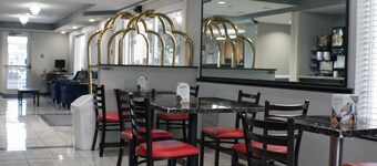 南帕羅德威套房酒店