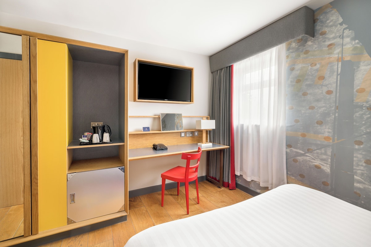 Bureau, espace de travail pour ordinateur portable