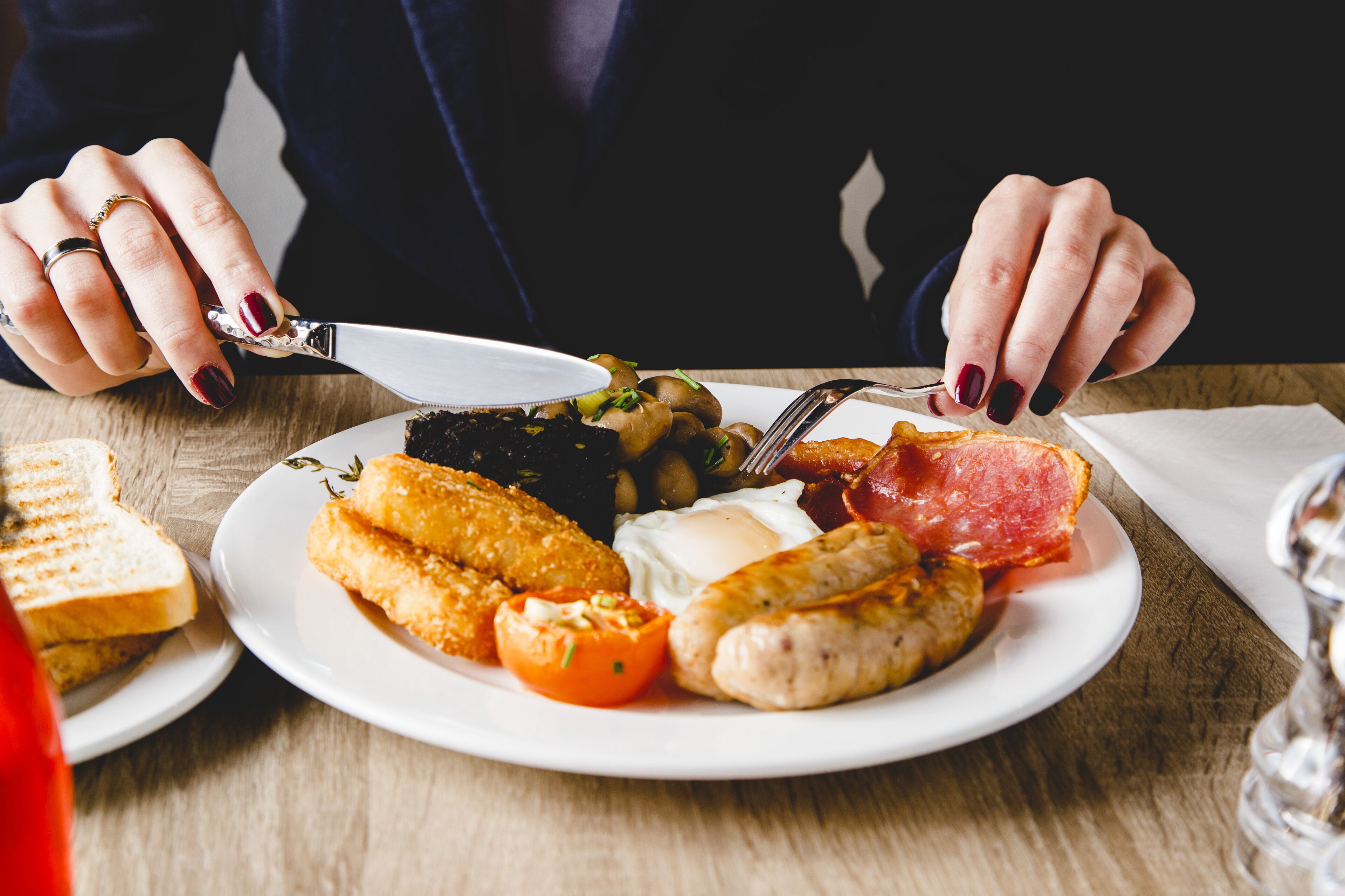 daily english breakfast (gbp 13.95 per person)