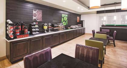 La Quinta Inn & Suites by Wyndham Beaumont West