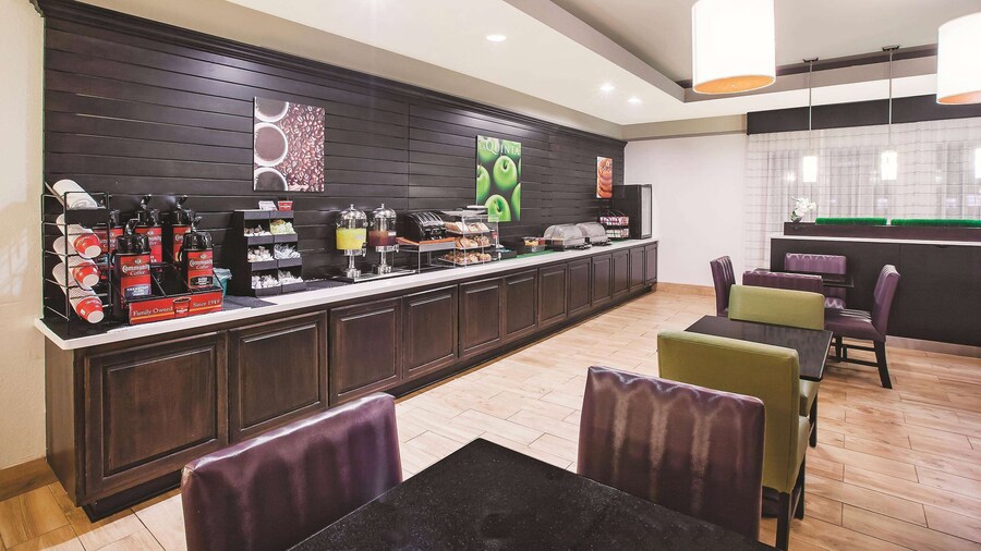 La Quinta Inn & Suites by Wyndham Beaumont West