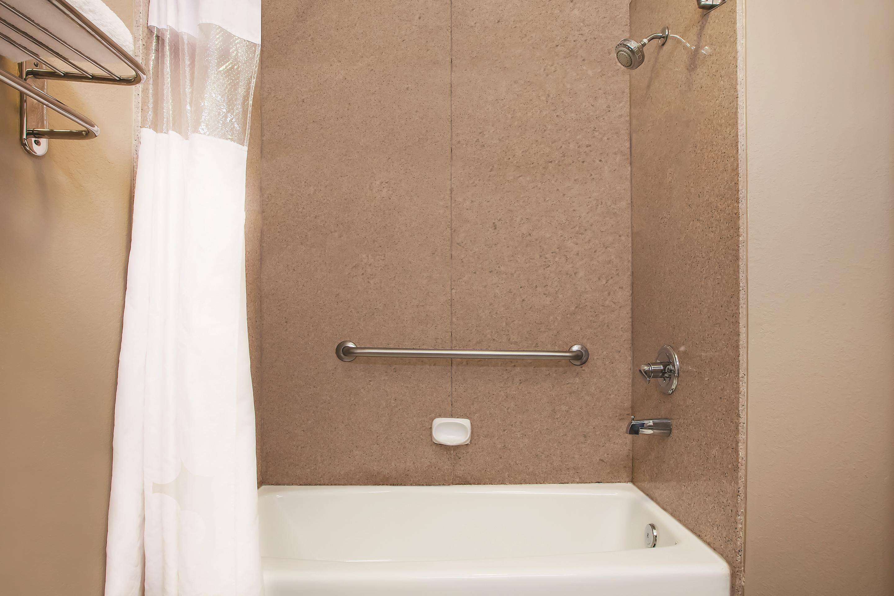 Executive Room, 1 King Bed | Bathroom