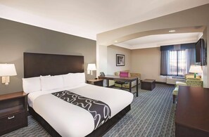 Premium bedding, desk, laptop workspace, blackout drapes - La Quinta Inn & Suites by Wyndham Beaumont West (Beaumont)