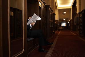 Lobby lounge