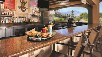 3 restaurants, lunch, dinner served; American cuisine
