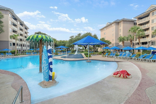 Indoor pool, 5 outdoor pools, pool umbrellas, pool loungers