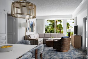 Villa, 2 chambres, non-fumeurs, balcon (Balcony) | Coin séjour | Télévision à écran plat de 27 pouces avec chaînes par câble, télévision