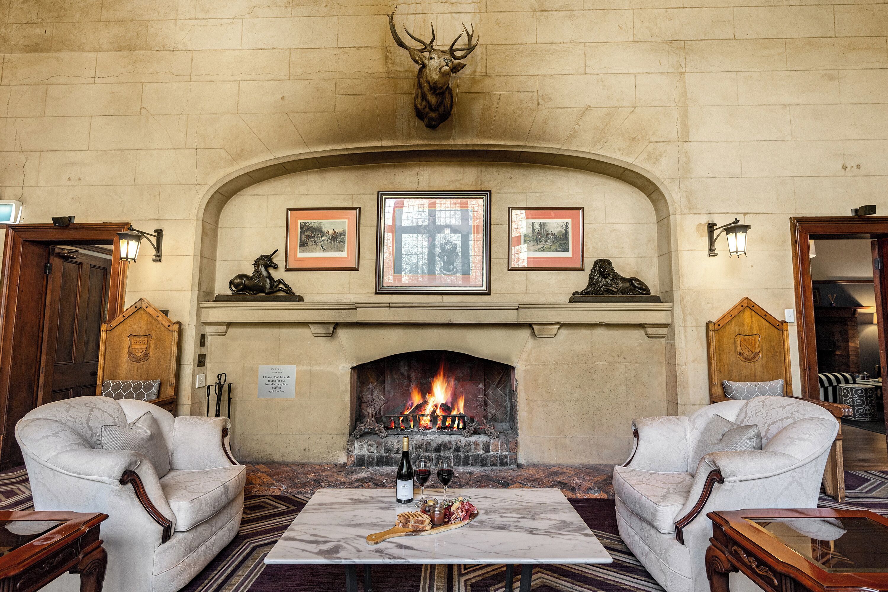 Breakfast and dinner served, international cuisine