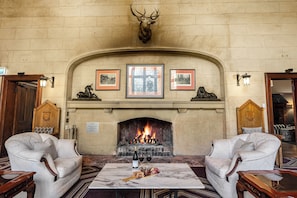 Aperto a colazione e cena, cucina internazionale