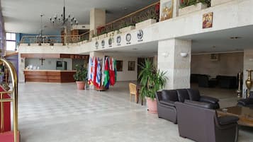 Mostrador para check-in y check-out