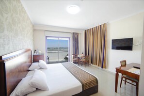 Minibar, in-room safe, desk, iron/ironing board