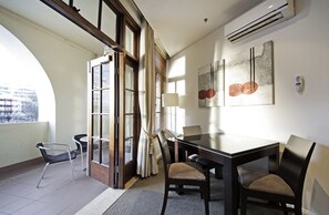 Two Bedroom Apartment - Balcony, 2 Bathrooms | Balcony