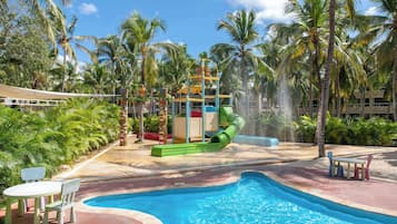 5 outdoor pools, pool umbrellas, pool loungers