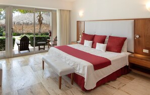 Minibar, safe på rommet, blendingsgardiner og strykejern/-brett