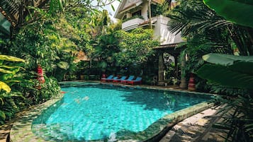 Piscine extérieure