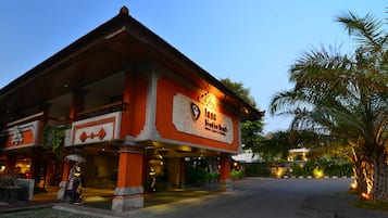 Mặt tiền nơi lưu trú
