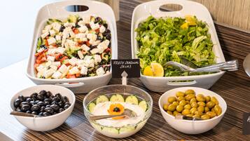 Sudah termasuk sarapan lengkap setiap hari