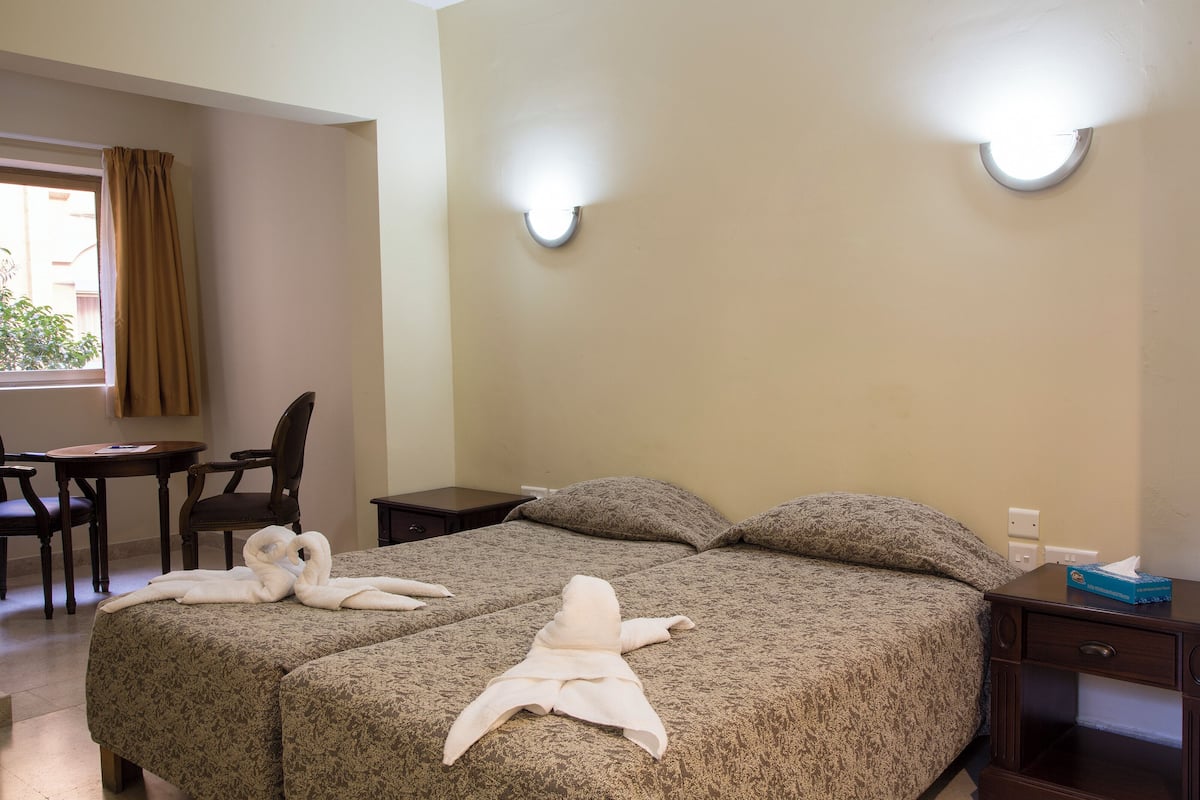 Rollaway beds, free WiFi