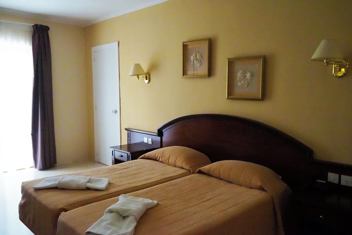 Rollaway beds, free WiFi