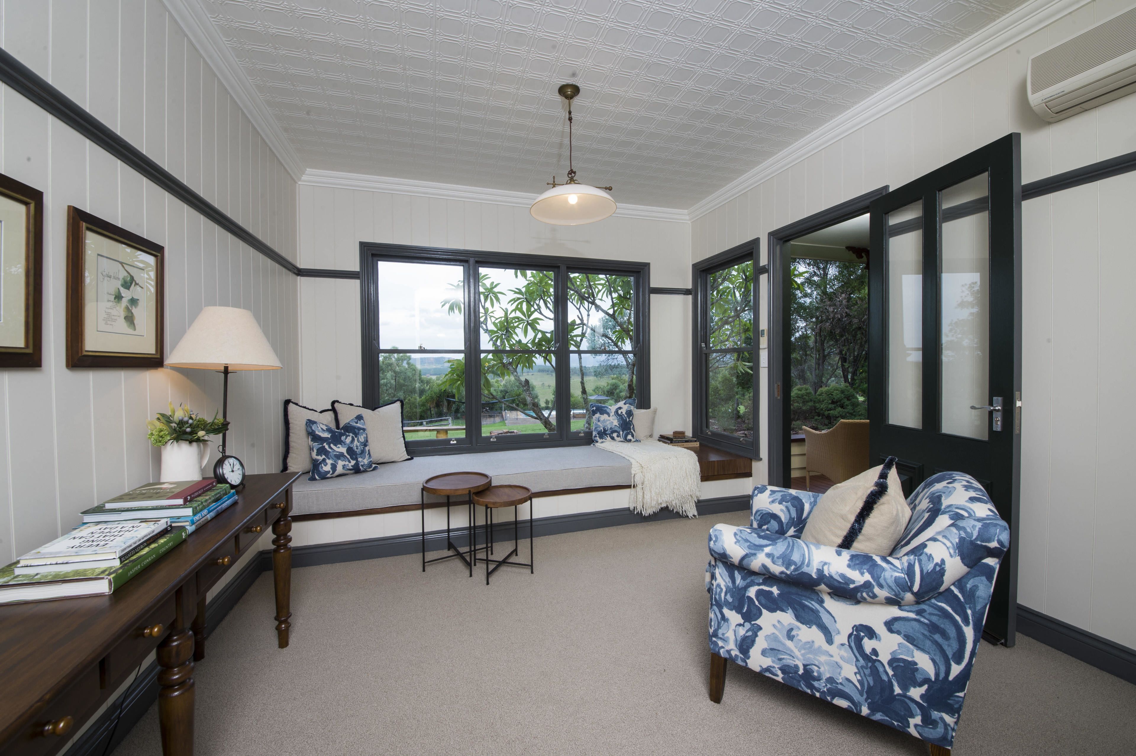 26-inch lcd tv with digital channels, tv, dvd player