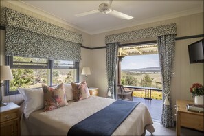 Premium bedding, minibar, in-room safe, individually decorated - Spicers Hidden Vale (Grandchester)