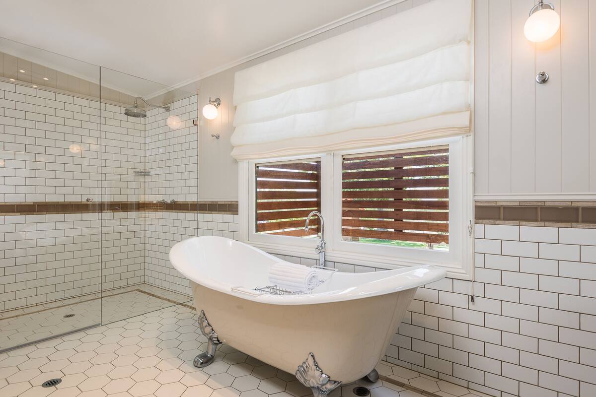 shower, hydromassage showerhead, designer toiletries, hair dryer