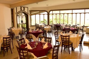 Restaurant - Hotel Las Cumbres & Water Park (Las Cumbres)