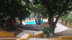 Kolam renang outdoor