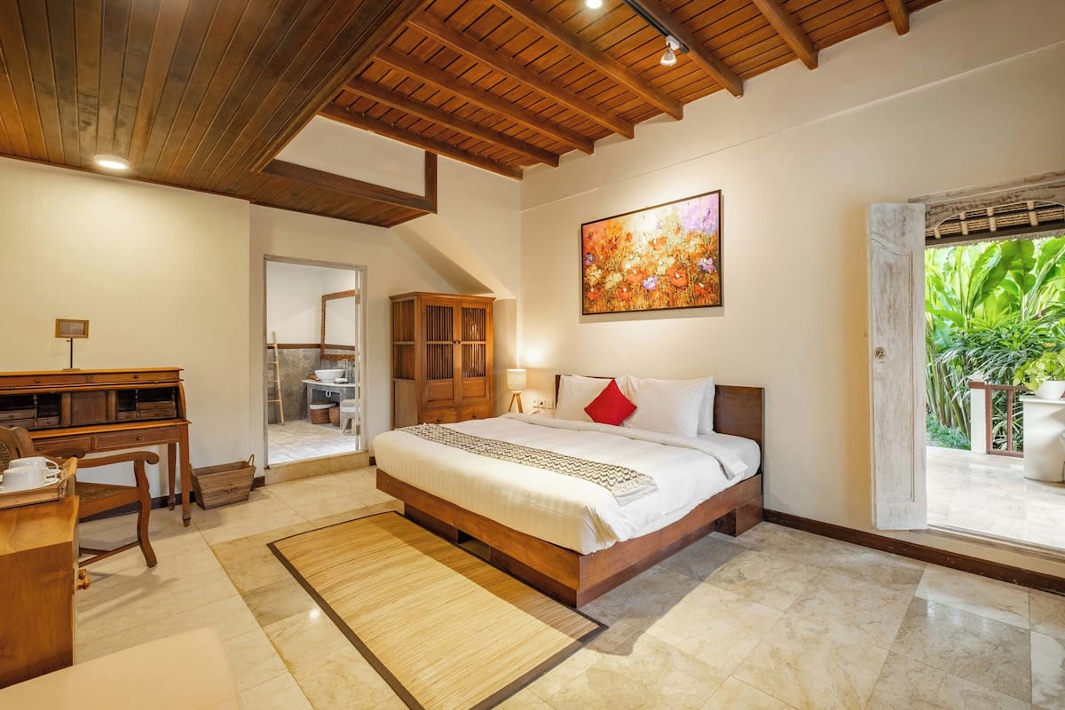 Suite Room with Garden View
