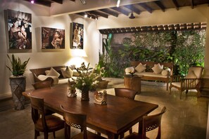 Breakfast, lunch and dinner served  - Villa Semana Resort & Spa (Ubud)