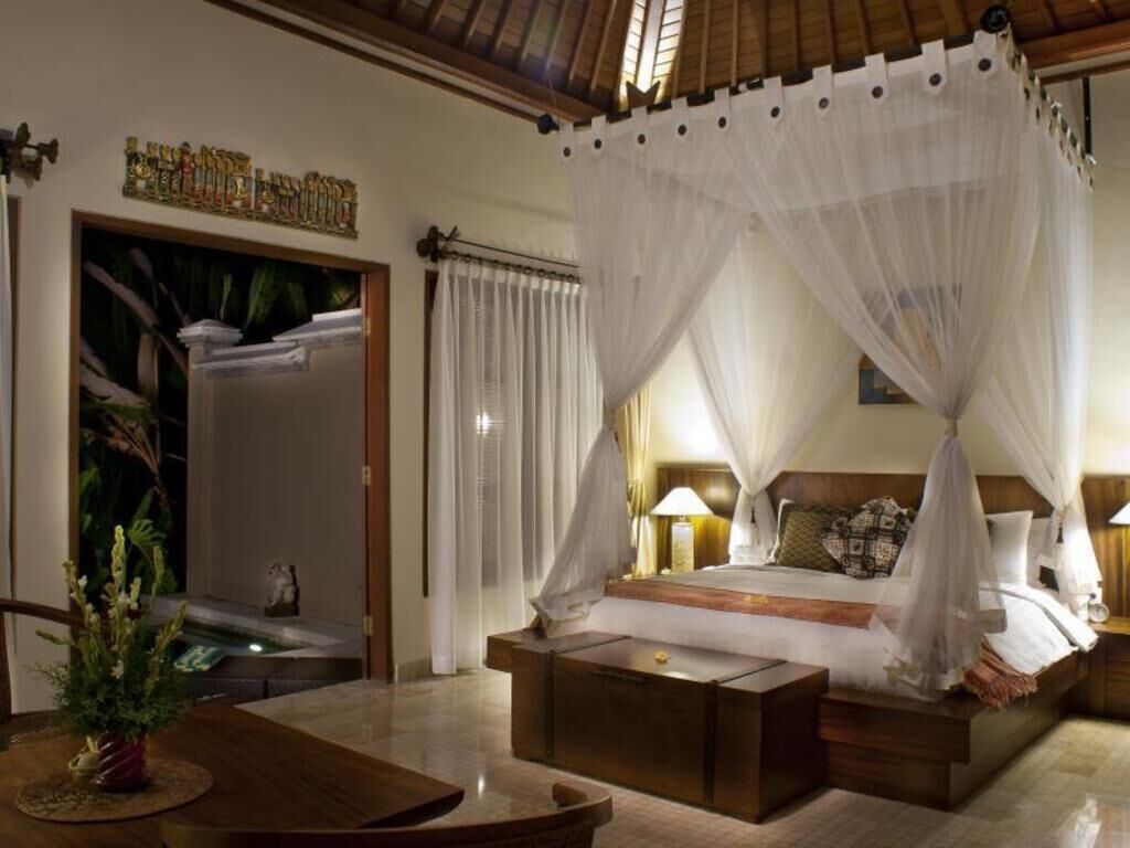 Minibar, in-room safe, desk, blackout drapes