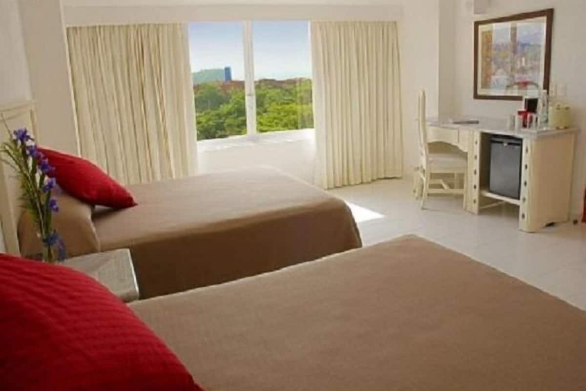 In-room safe, desk, laptop workspace, free WiFi