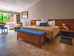 In-room safe, desk, laptop workspace, free WiFi