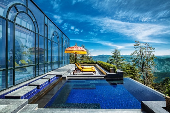 Piscine couverte