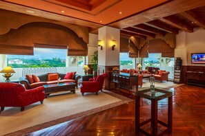 Coin salon dans le hall