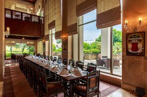 5 Restaurants; Frühstück, Mittagessen und Abendessen werden serviert