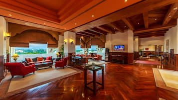5 restaurants, breakfast, lunch, dinner served; Asian cuisine