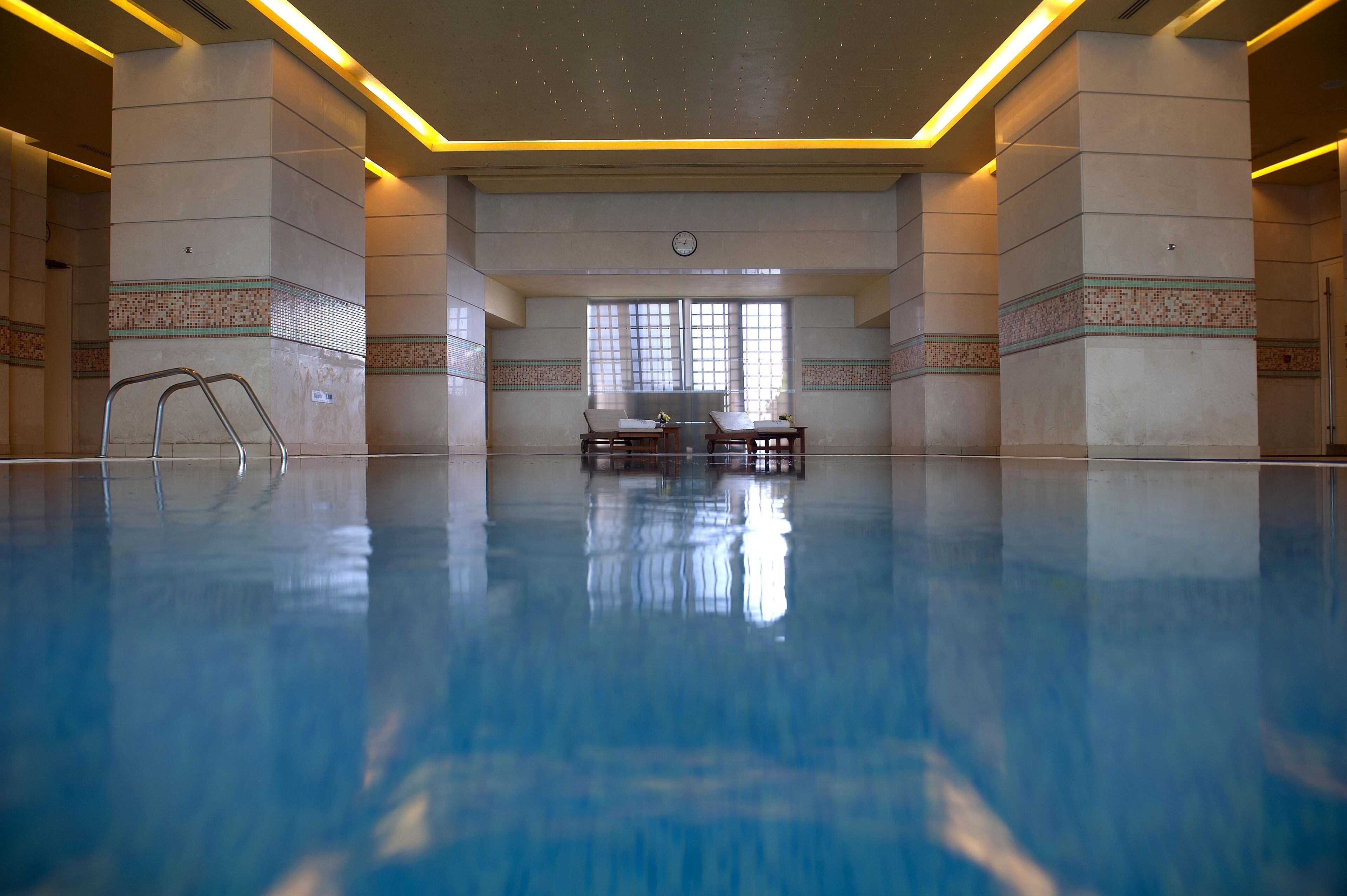 sauna, hot tub, steam room, turkish bath/hammam, body treatments