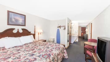 Suite, 1 Bedroom, Non Smoking (1 King Bed and 1 Queen Bed) | In-room safe, desk, blackout drapes, iron/ironing board