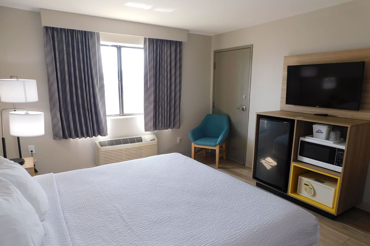 Room, 1 King Bed, Accessible