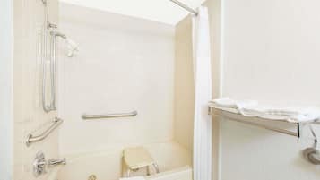 Artículos de tocador gratuitos, secador de pelo, toallas