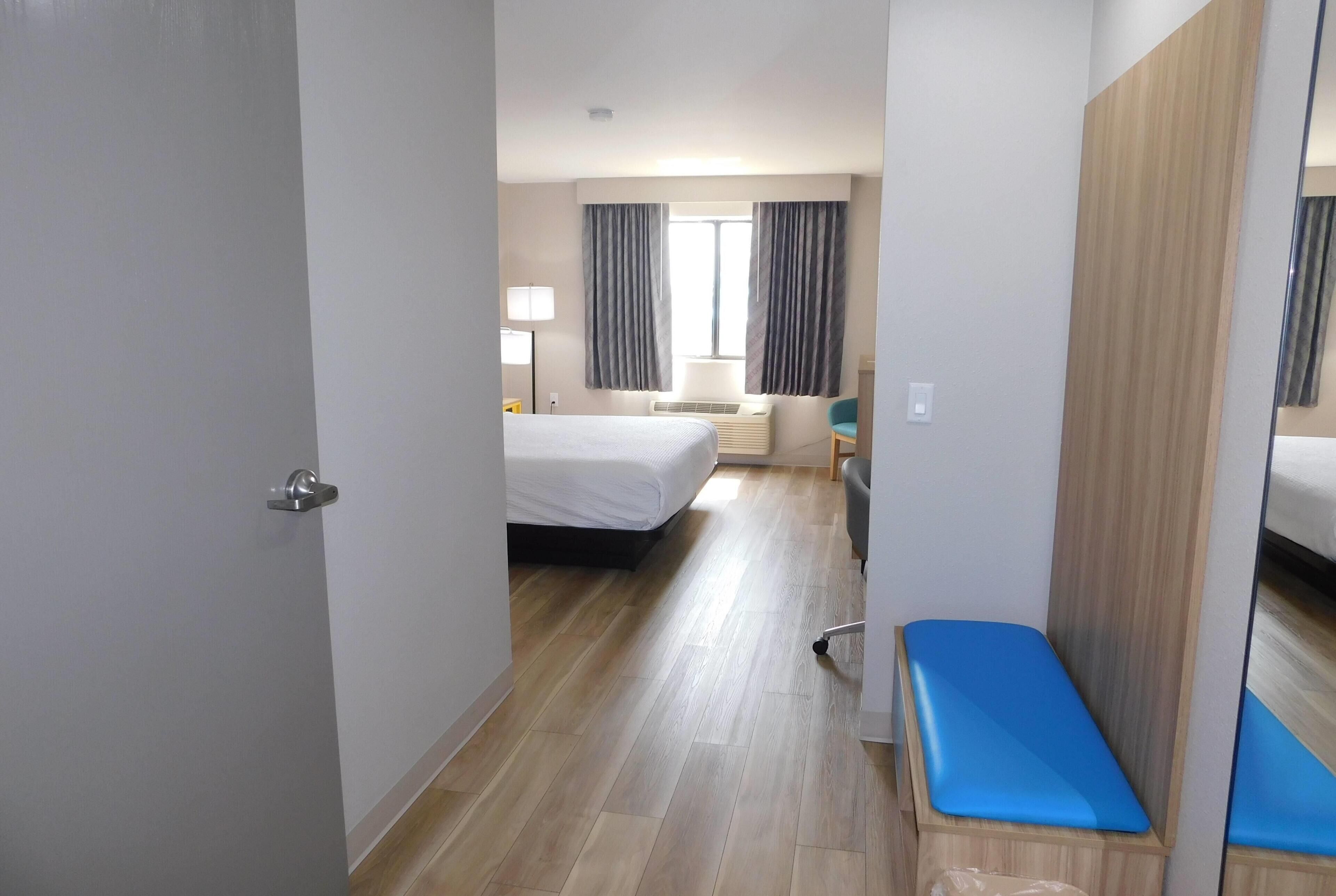 Zimmer, 1 Doppelbett, Nichtraucher | Zimmersafe, Schreibtisch, Verdunkelungsvorhänge, Bügeleisen/Bügelbrett