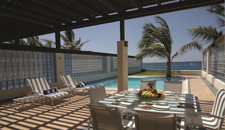 Terraza o patio. Al Nawras Island Resort