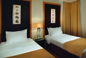 2 bedrooms, hypo-allergenic bedding, minibar, in-room safe