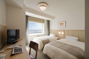 Desk, blackout drapes, free WiFi, bed sheets - Hotel Nikko Niigata (Niigata)