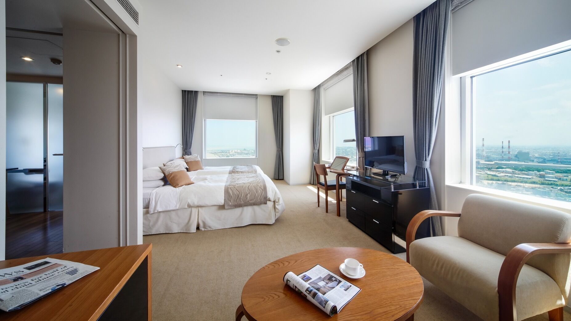 Desk, blackout drapes, free WiFi, bed sheets